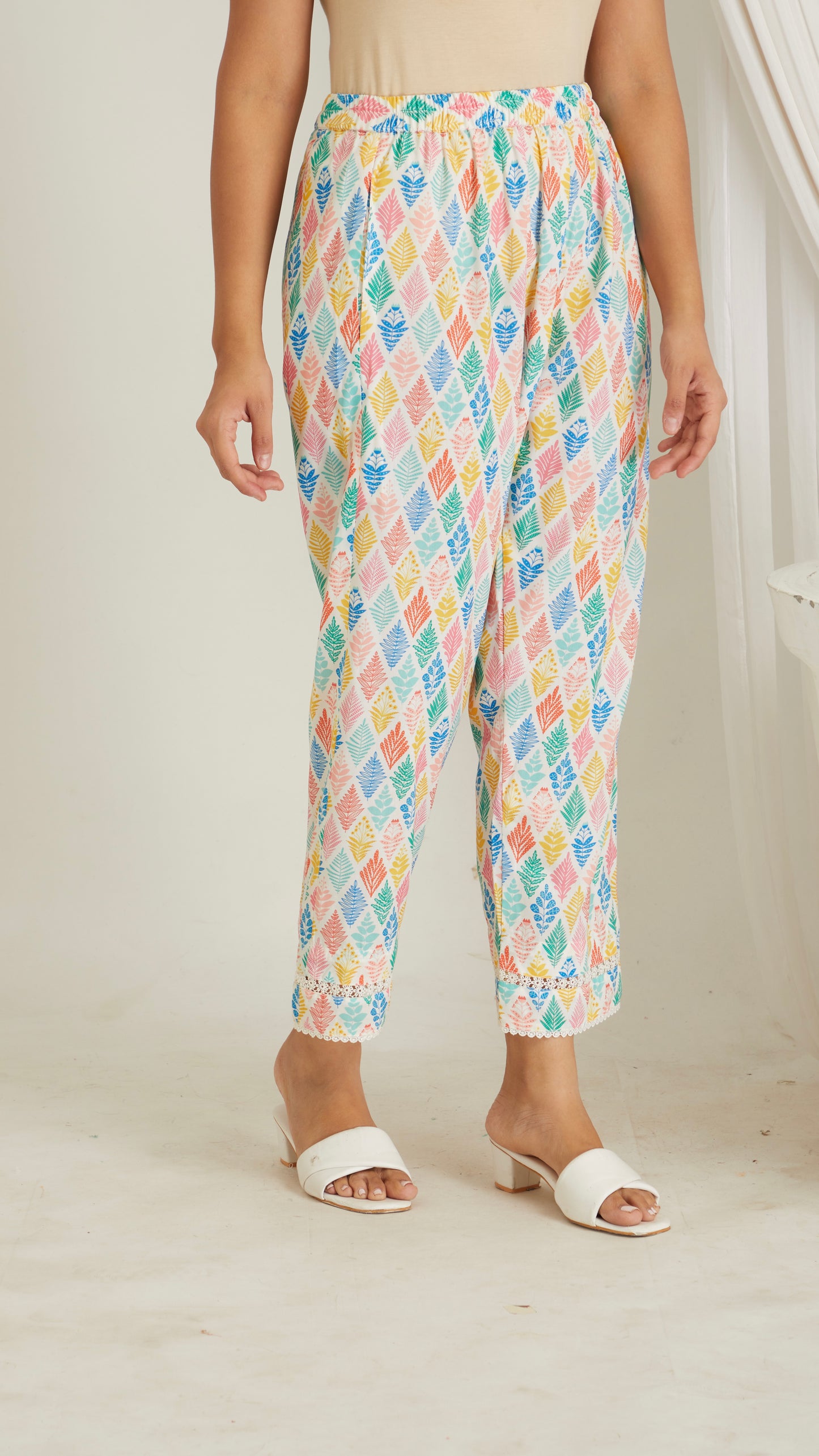 Abhigya Multicoloured Muslin Pants