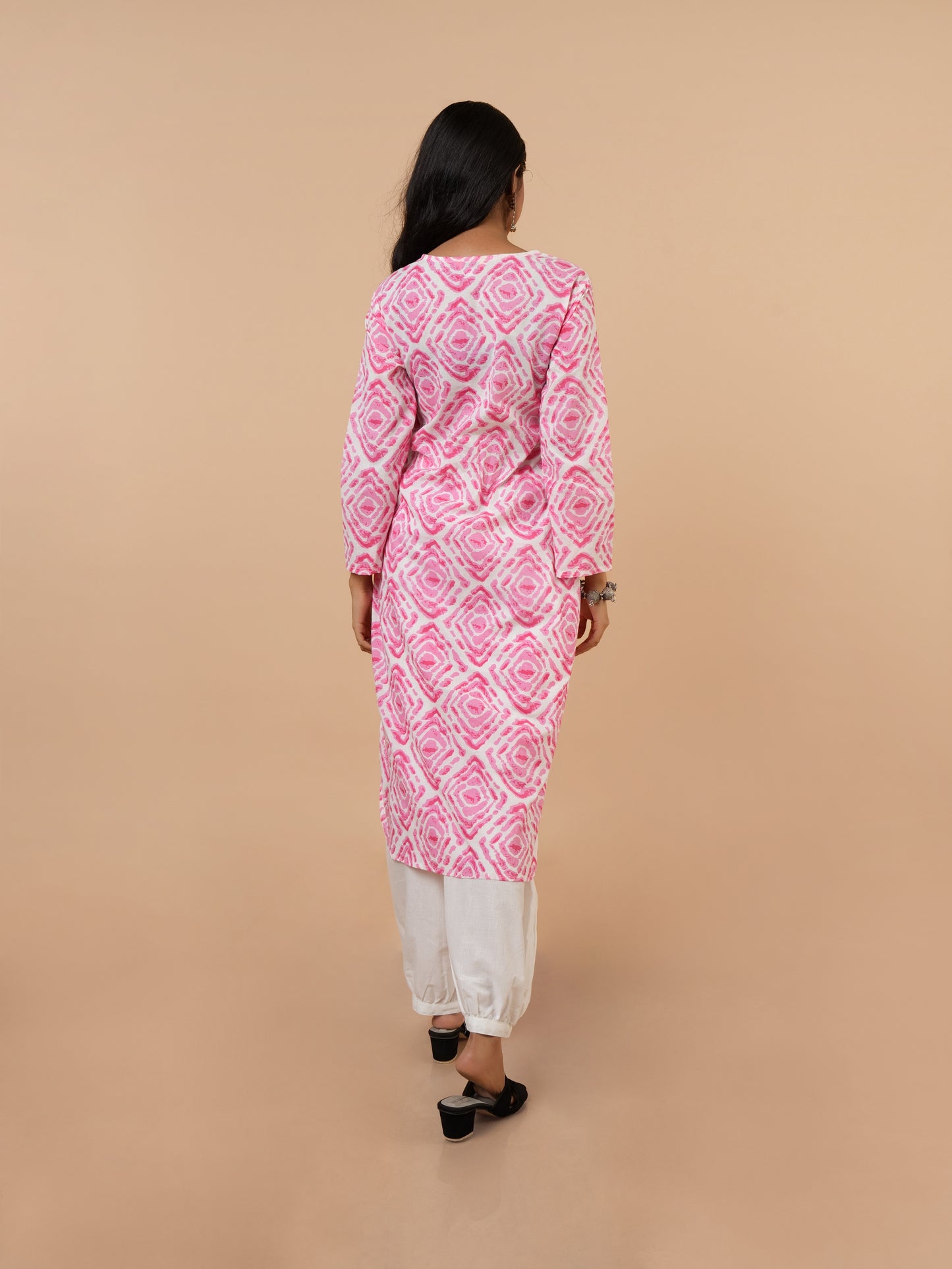 Enakshi Pink Embroidered Cotton Kurta Set- Set of 2