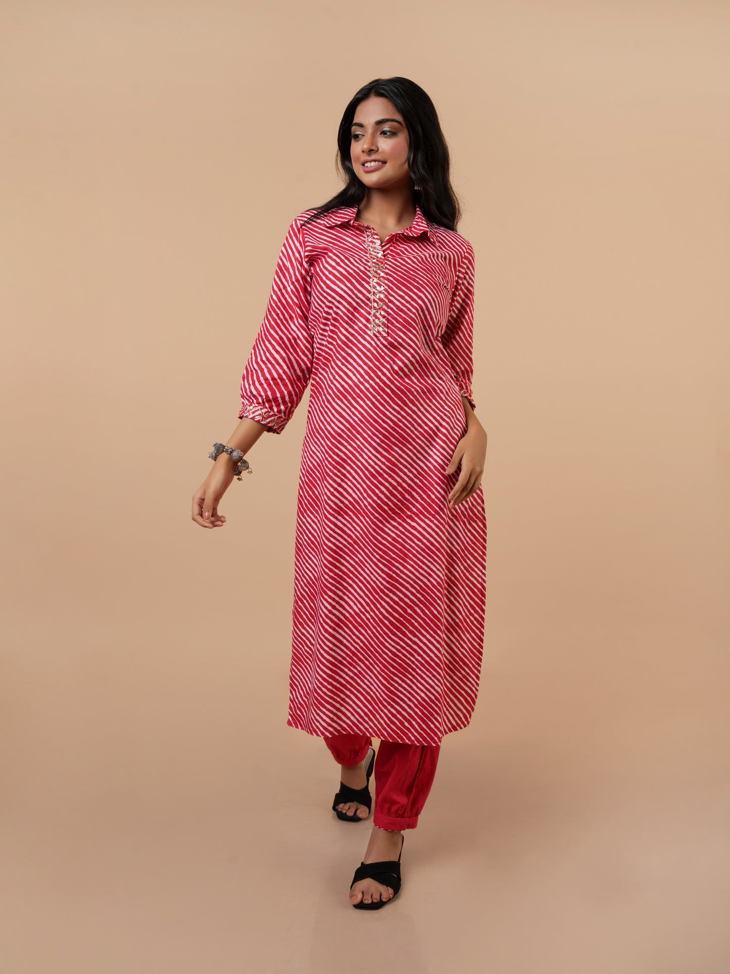 Reena Red Laharia cotton embroidered suit - set of 2