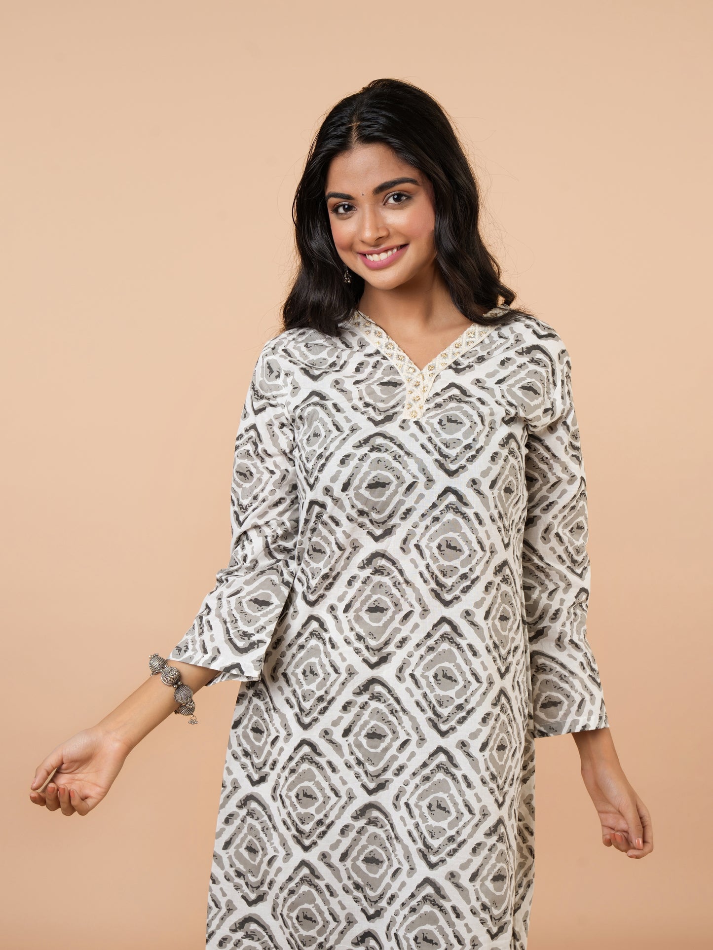 White N grey Rohira kurta Set - Set of 2