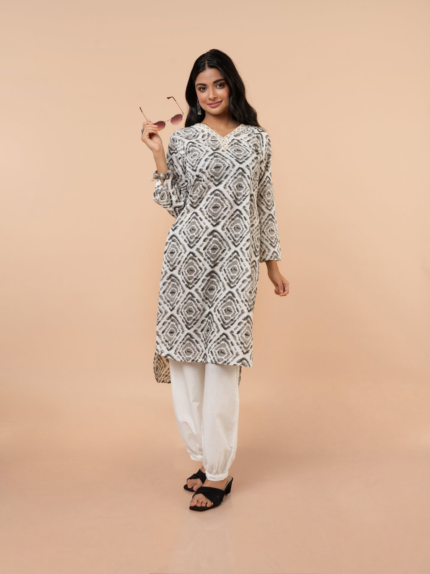 White N grey Rohira kurta Set - Set of 2