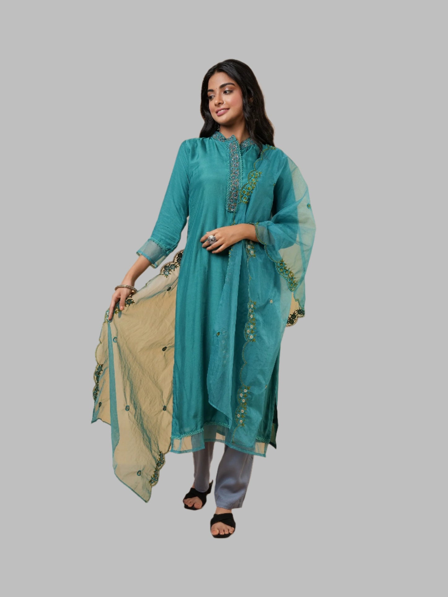 Etasha Green Embroiderd Chanderi Kurta Set- Set of 3