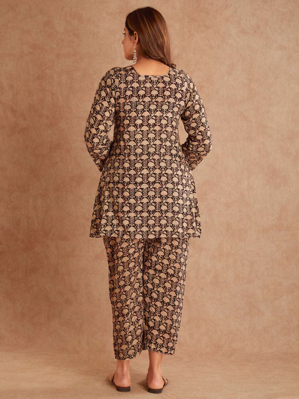 Bani Black  Beige Hand Block Printed Cotton Suit ( 2 piece)