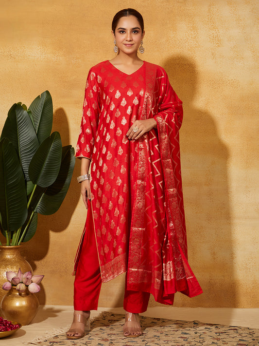 Model wearing a red Banarasi silk suit set with golden zari motifs and matching dupatta – handcrafted festive ethnic wear by Meeta’s