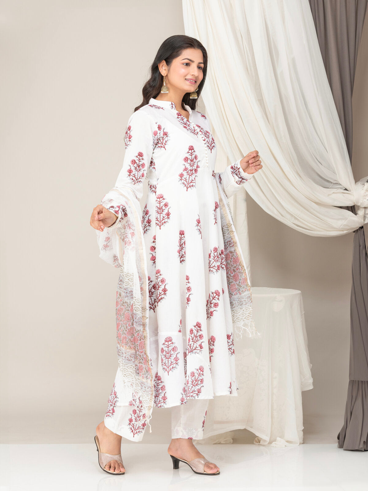 Hand Block Printed Cotton Suit Set - White Floral ( 3 Piece )