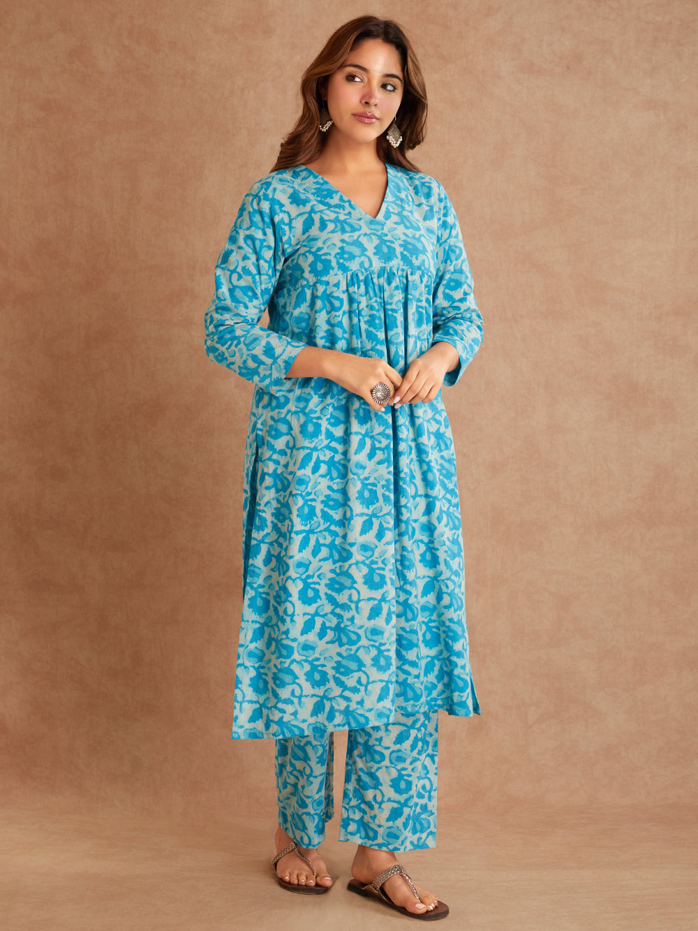 Hand Block Printed Teal Floral Cotton Suit Set ( 2 piece)- Left View